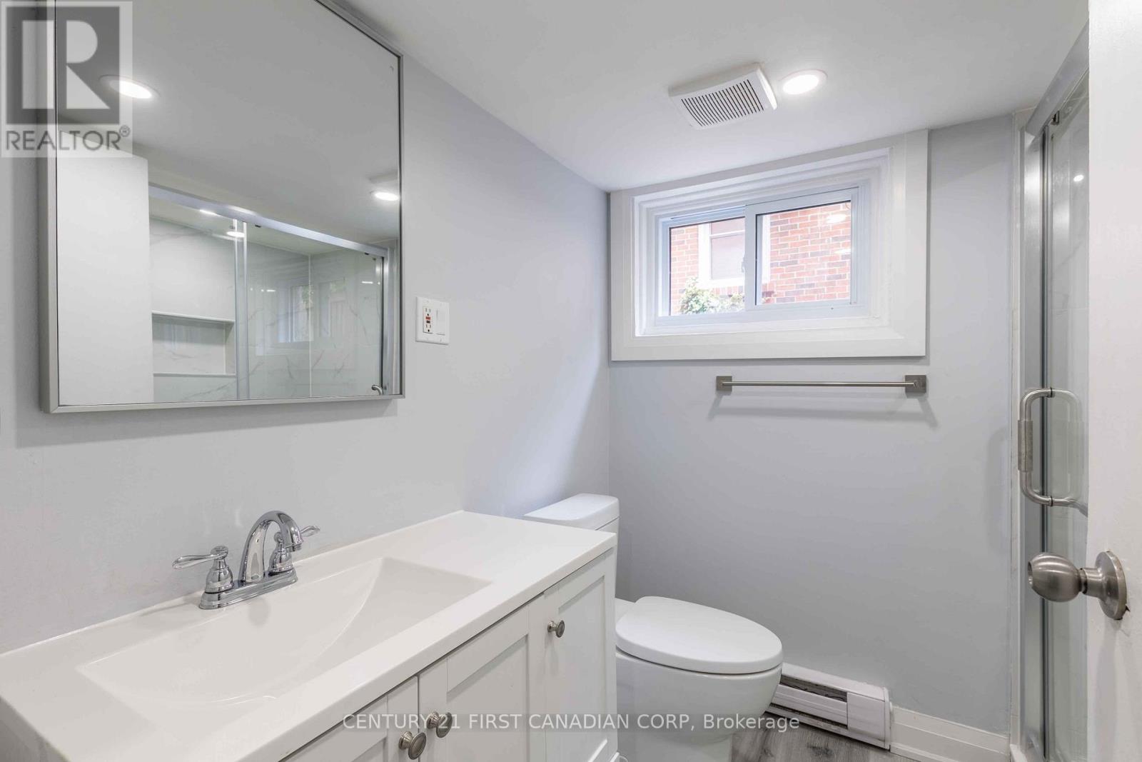 17 Carfrae Crescent, London South, Ontario  N6C 4A8 - Photo 36 - X12126523