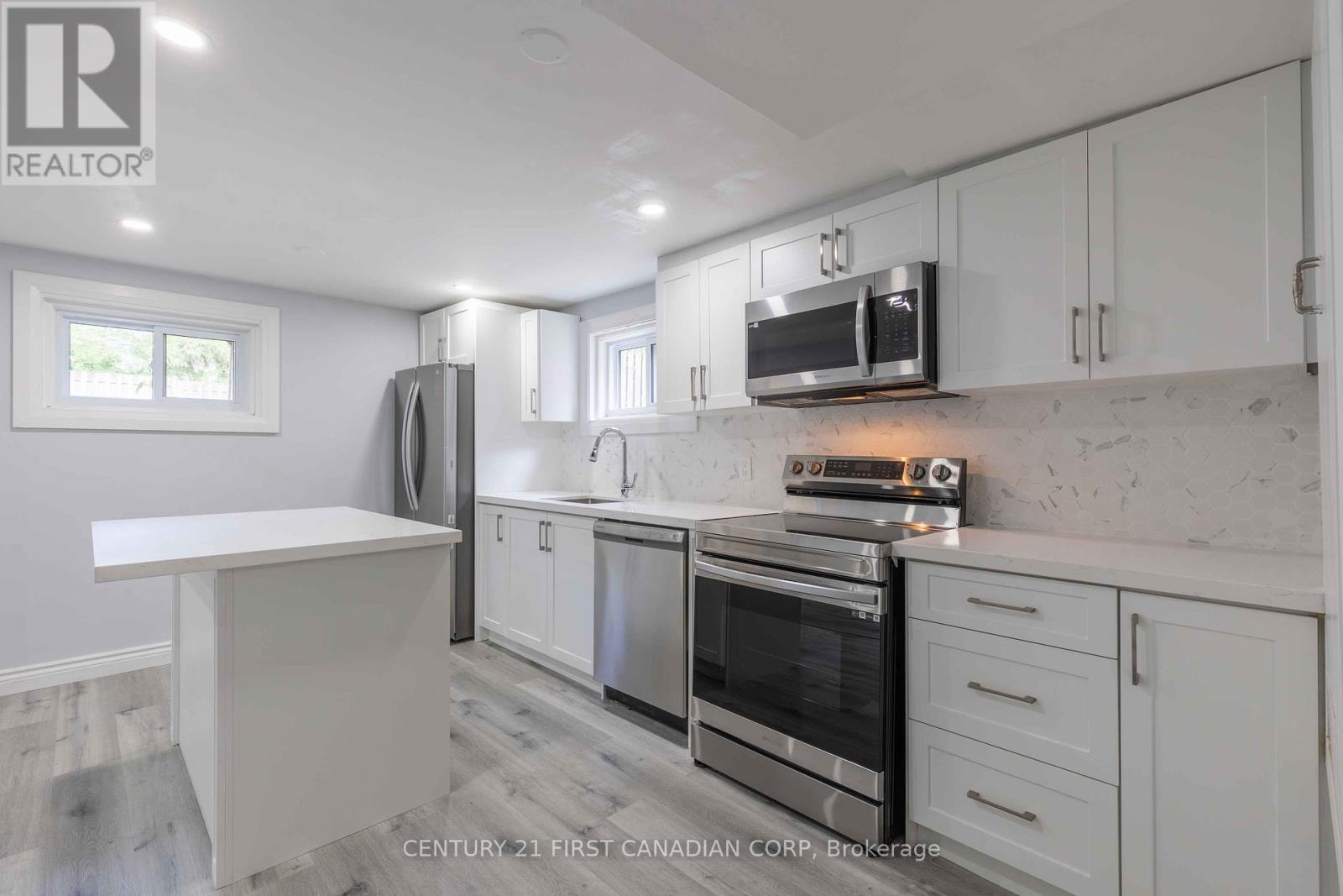 17 Carfrae Crescent, London South, Ontario  N6C 4A8 - Photo 38 - X12126523