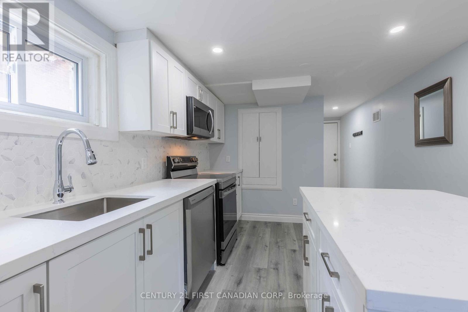 17 Carfrae Crescent, London South, Ontario  N6C 4A8 - Photo 42 - X12126523