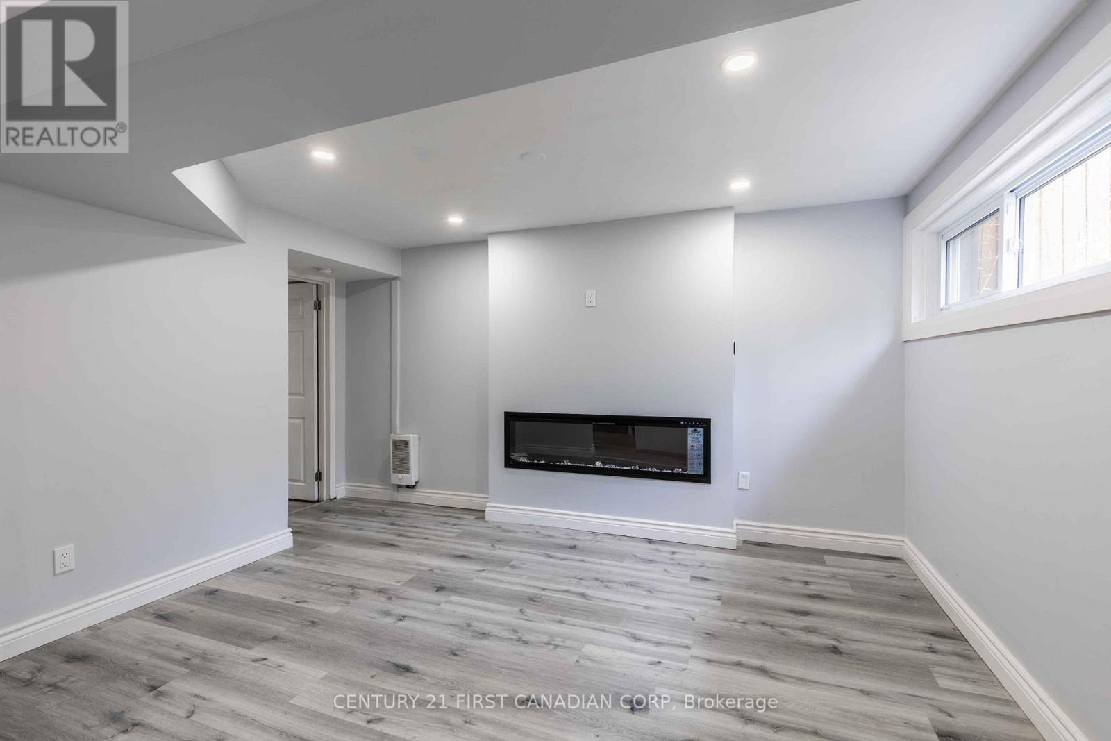 17 Carfrae Crescent, London South, Ontario  N6C 4A8 - Photo 43 - X12126523