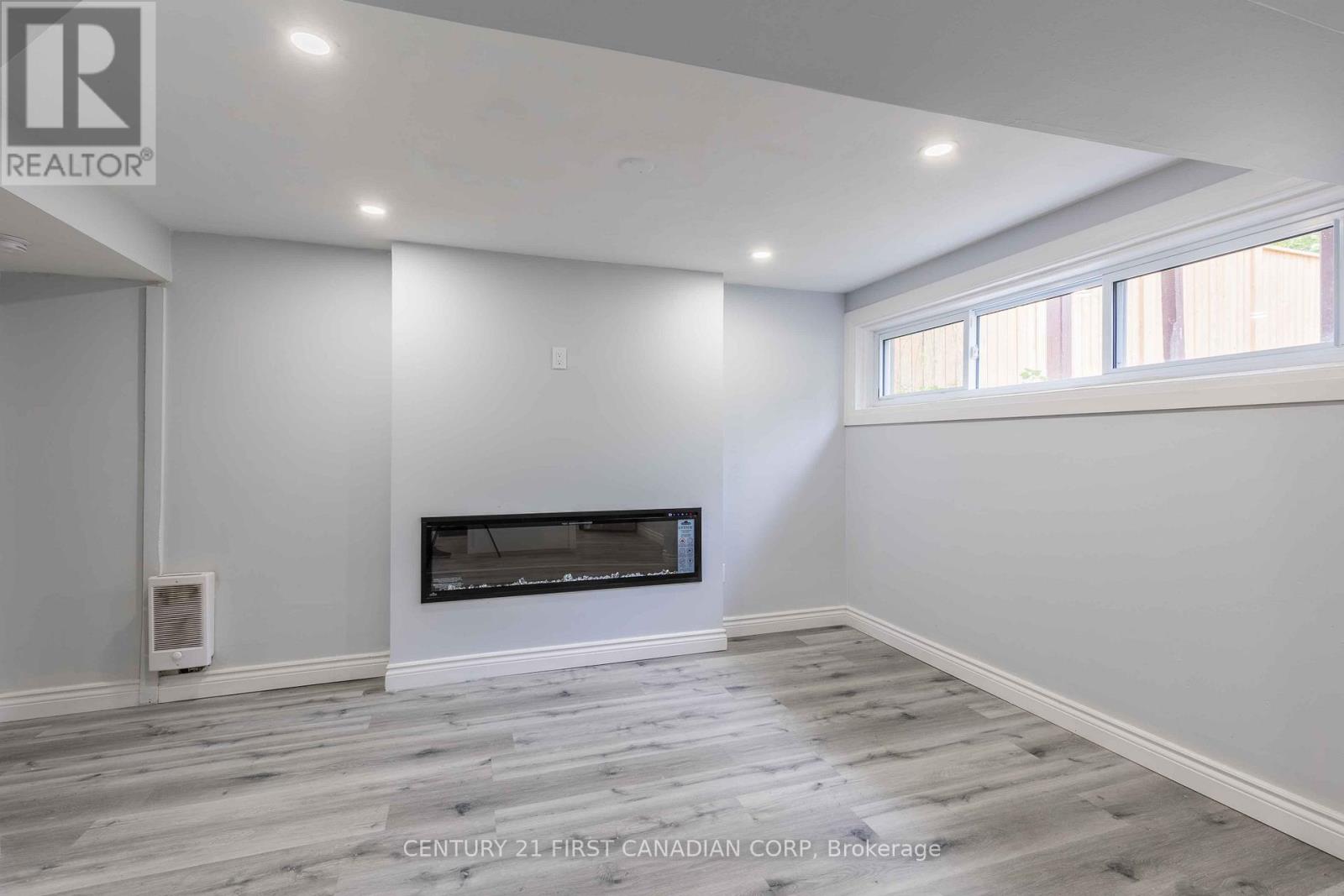 17 Carfrae Crescent, London South, Ontario  N6C 4A8 - Photo 44 - X12126523