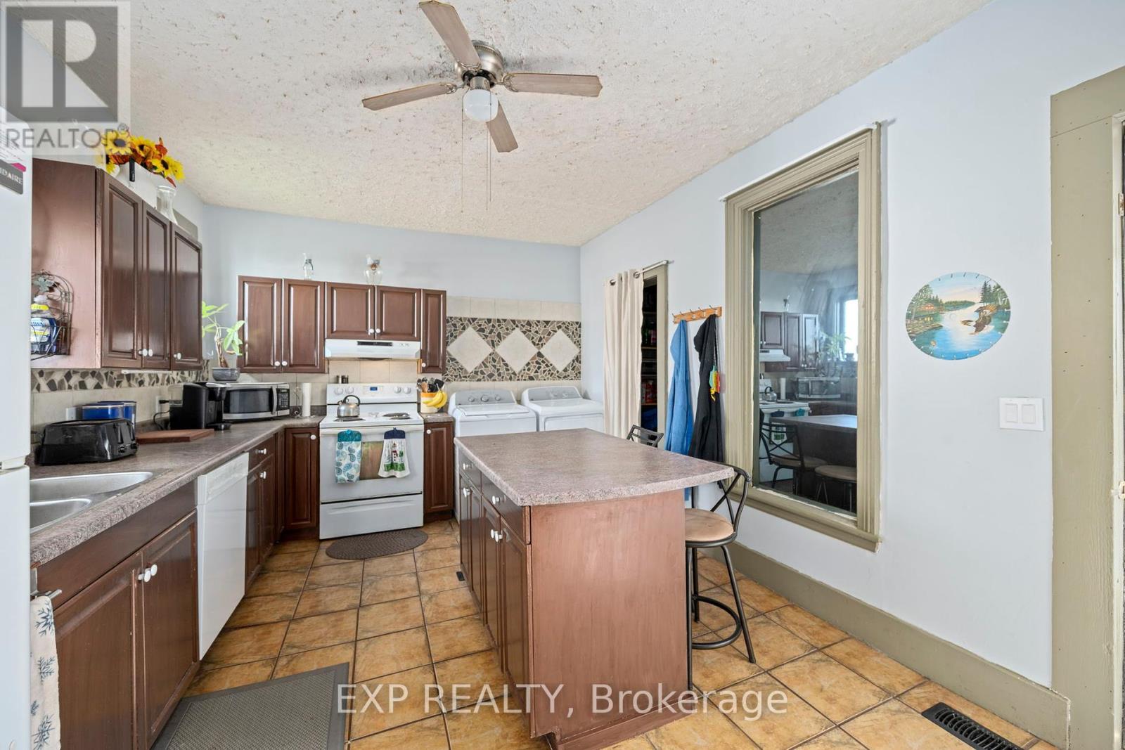 22874 Hagerty Road, Newbury, Ontario  N0L 1Z0 - Photo 9 - X12126538