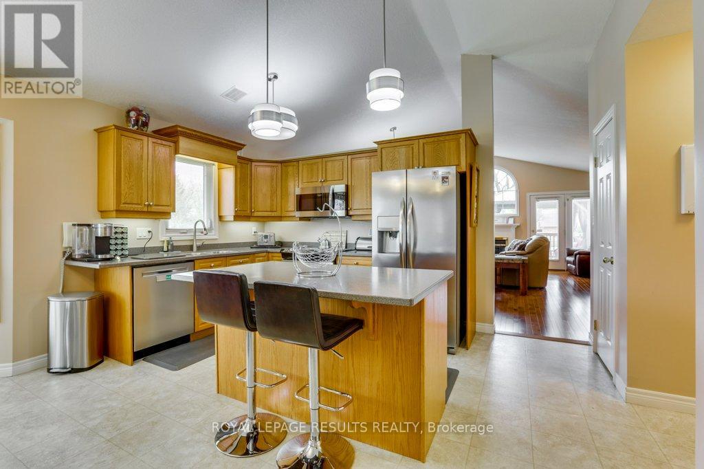 12 - 20 Windemere Place, St. Thomas, Ontario  N5R 6H6 - Photo 10 - X12126540