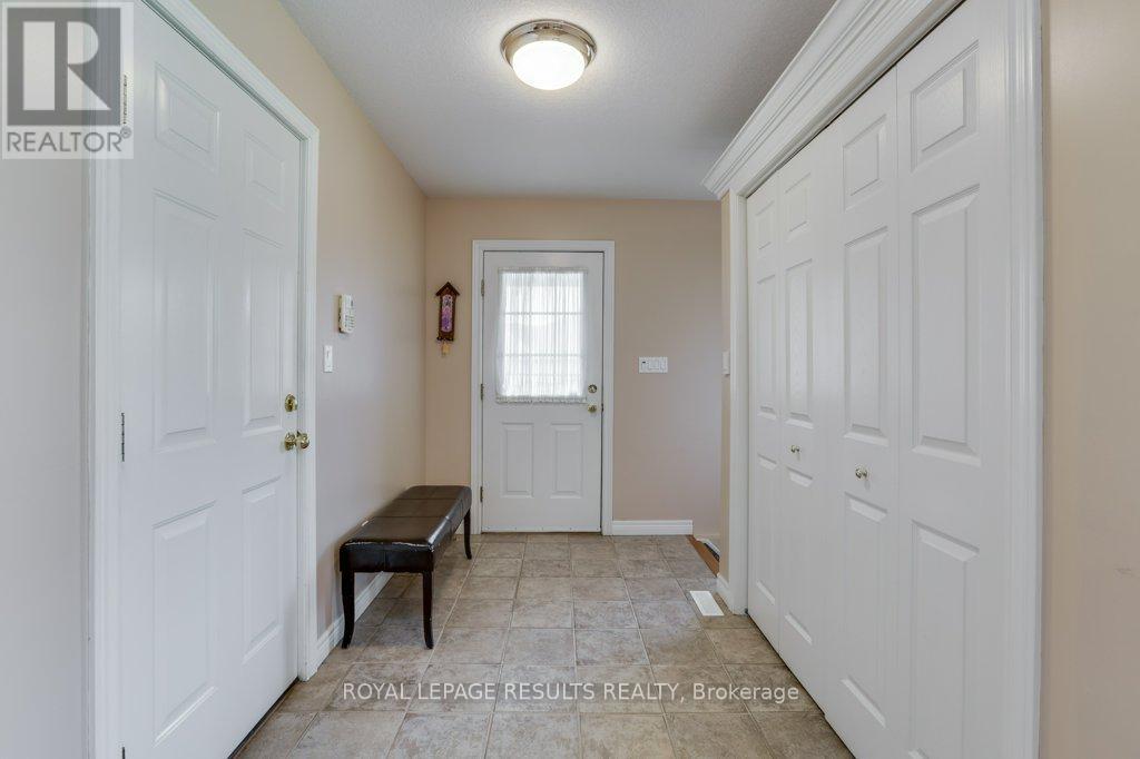 12 - 20 Windemere Place, St. Thomas, Ontario  N5R 6H6 - Photo 4 - X12126540