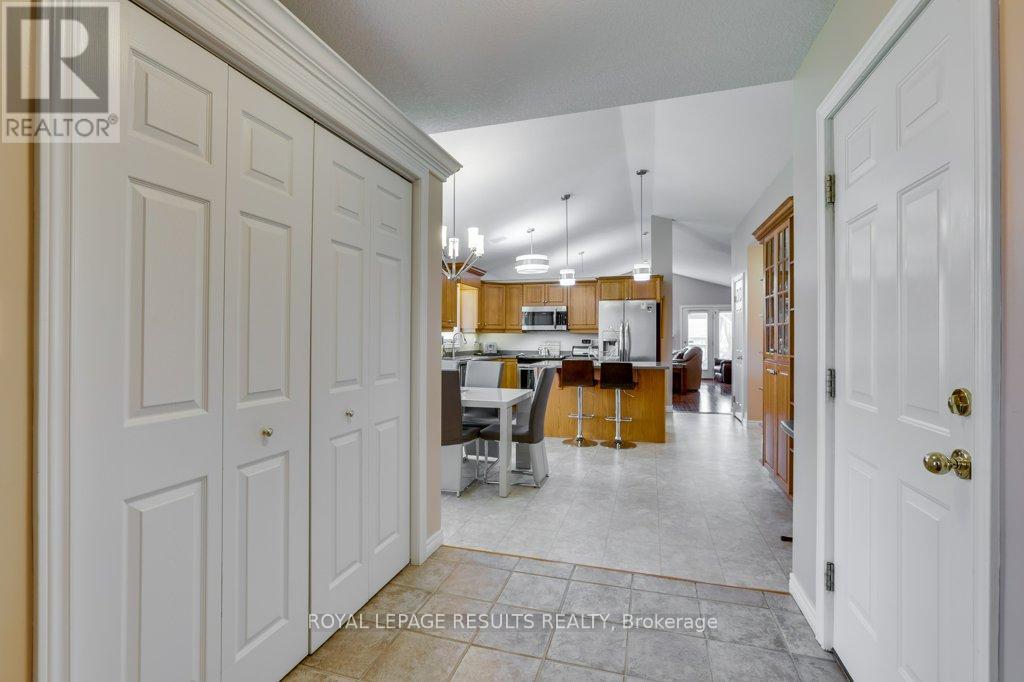 12 - 20 Windemere Place, St. Thomas, Ontario  N5R 6H6 - Photo 5 - X12126540