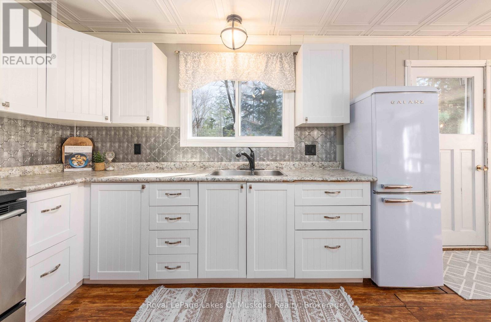 1582 Skyline Drive, Huntsville, Ontario  P1H 1A5 - Photo 9 - X12126509