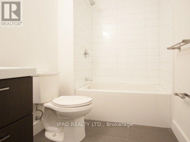Main/upper - 305 Winona Drive, Toronto, Ontario  M6C 3S8 - Photo 17 - C12126529