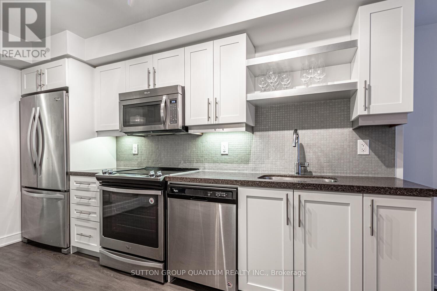 1035 - 525 Adelaide Street W, Toronto, Ontario  M5V 1T6 - Photo 2 - C12126542