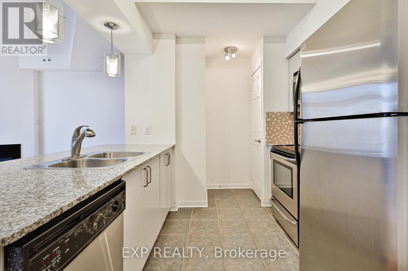 655 - 38 Stadium Road, Toronto (Niagara), Ontario  M5V 3P4 - Photo 16 - C12126563