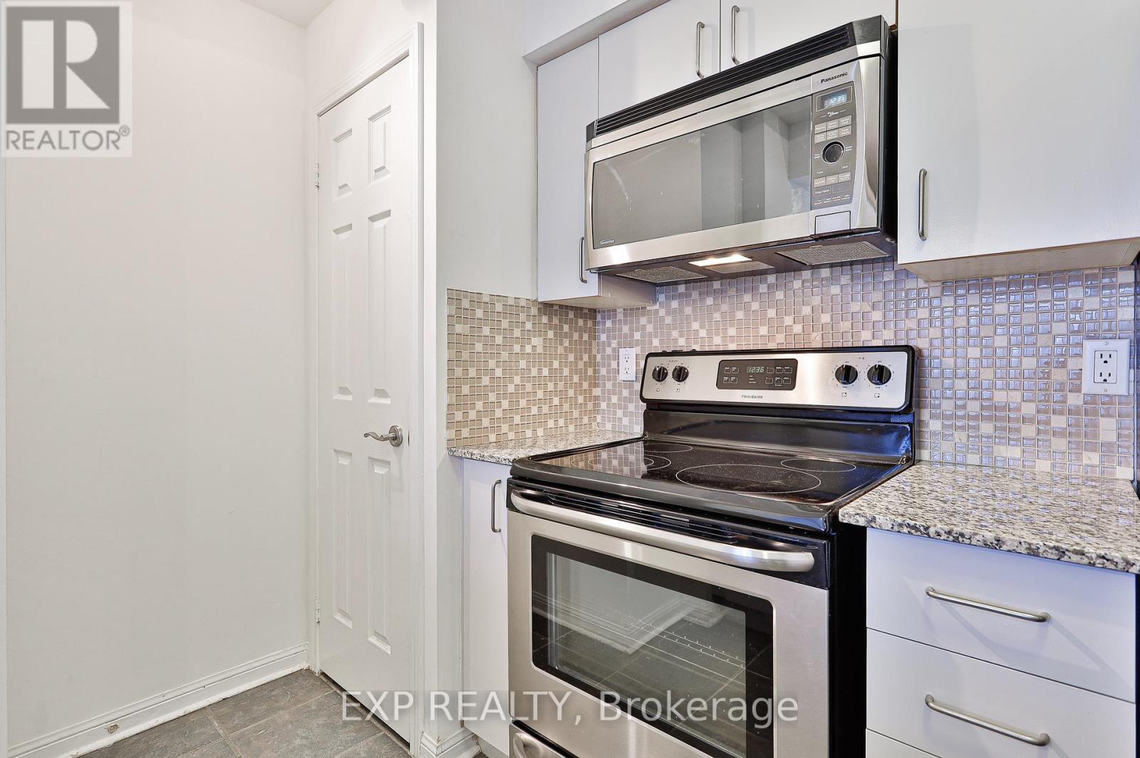 655 - 38 Stadium Road, Toronto (Niagara), Ontario  M5V 3P4 - Photo 18 - C12126563