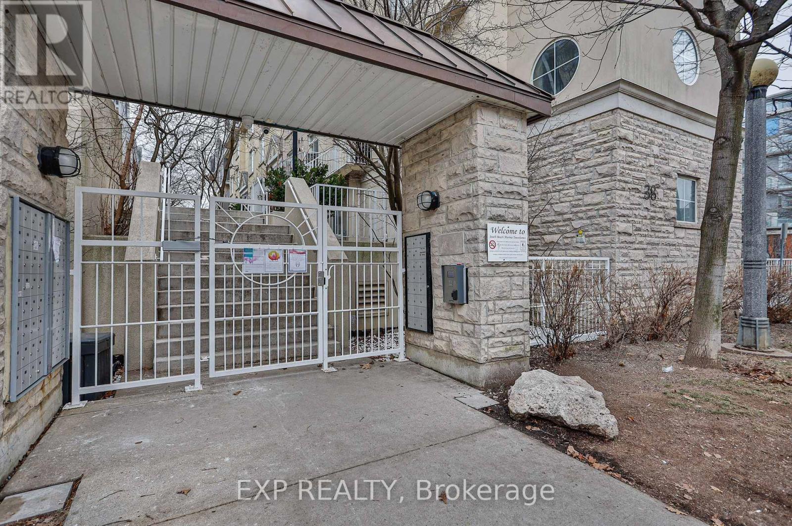 655 - 38 Stadium Road, Toronto (Niagara), Ontario  M5V 3P4 - Photo 2 - C12126563