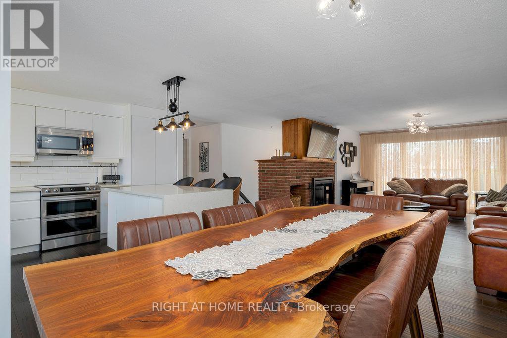 31 Ashgrove Crescent, Ottawa, Ontario  K2G 0S1 - Photo 12 - X12126503
