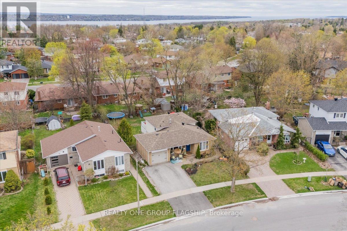 52 Highcroft Road, Barrie, Ontario  L4N 2X7 - Photo 8 - S12121751
