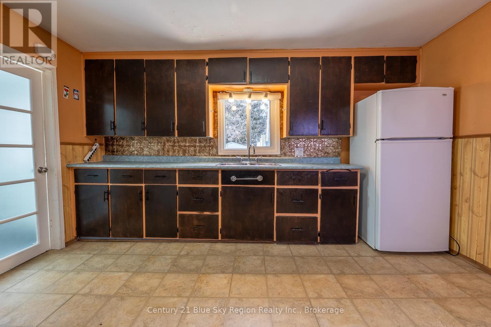 433 O'brien Street, North Bay, Ontario  P1B 5W2 - Photo 6 - X12126565