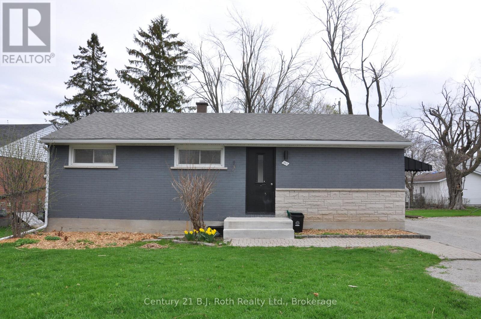 Property at 311 JAMES STREET E image 1