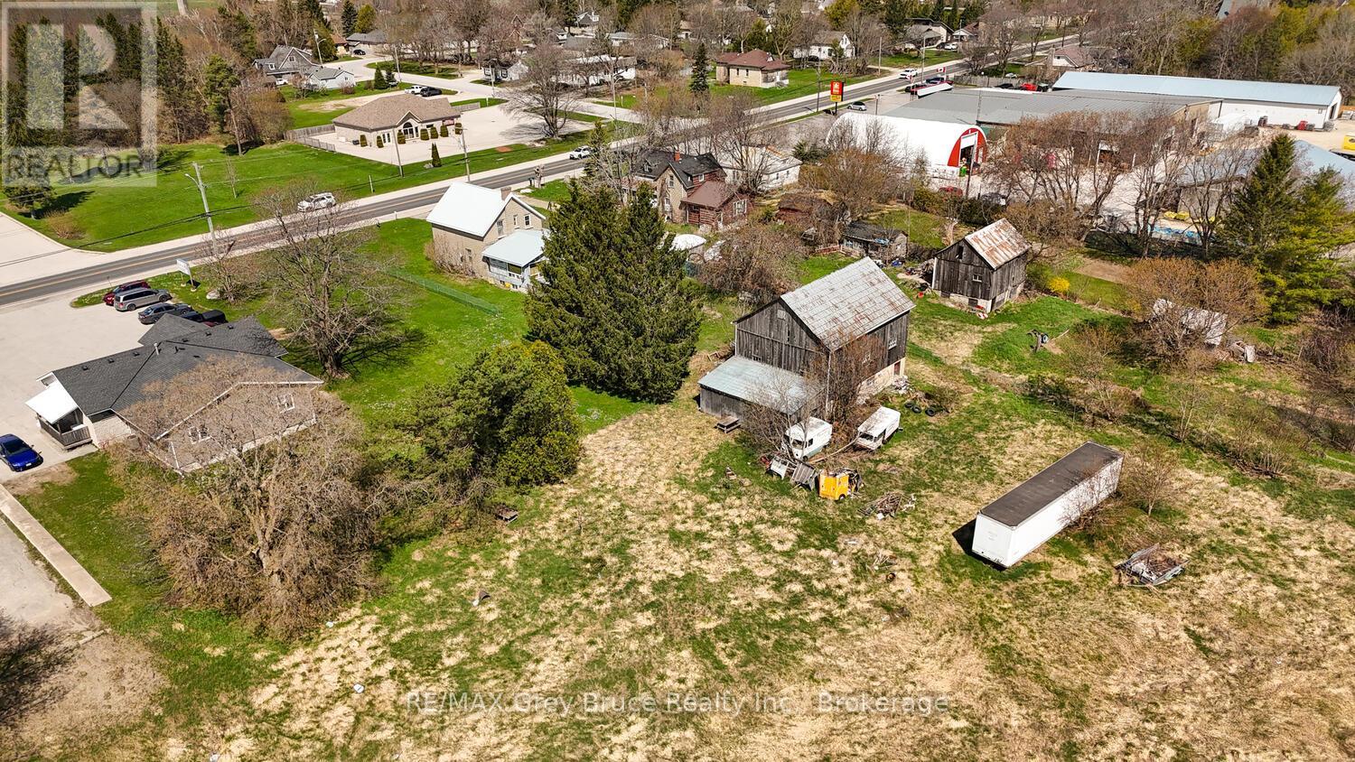 10179 6 Highway, Georgian Bluffs, Ontario  N0H 2T0 - Photo 8 - X12121153