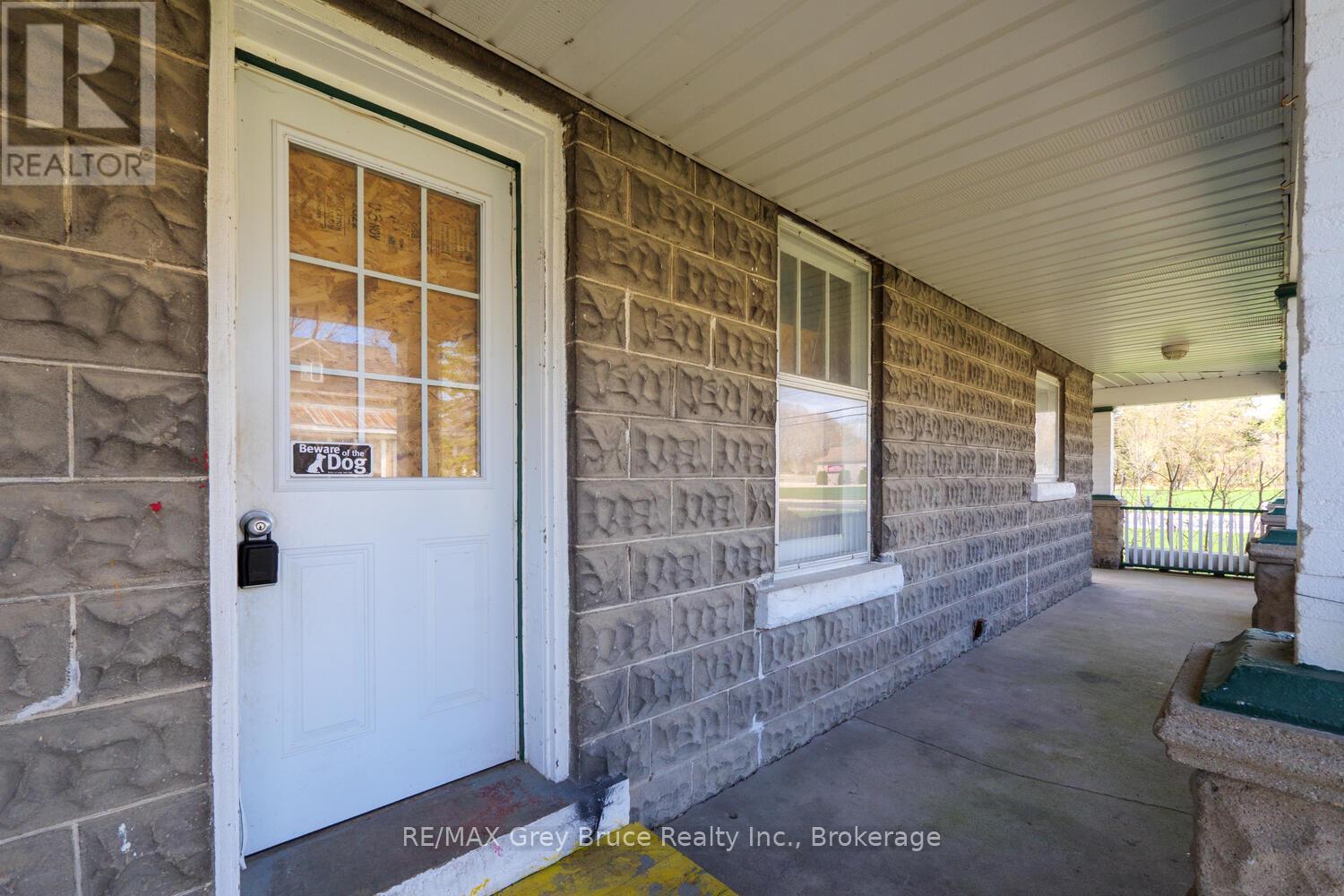 10179 6 Highway, Georgian Bluffs, Ontario  N0H 2T0 - Photo 13 - X12121153