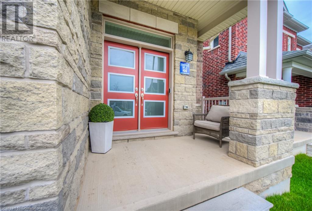 Property at 88 BLOOMFIELD Crescent image 4