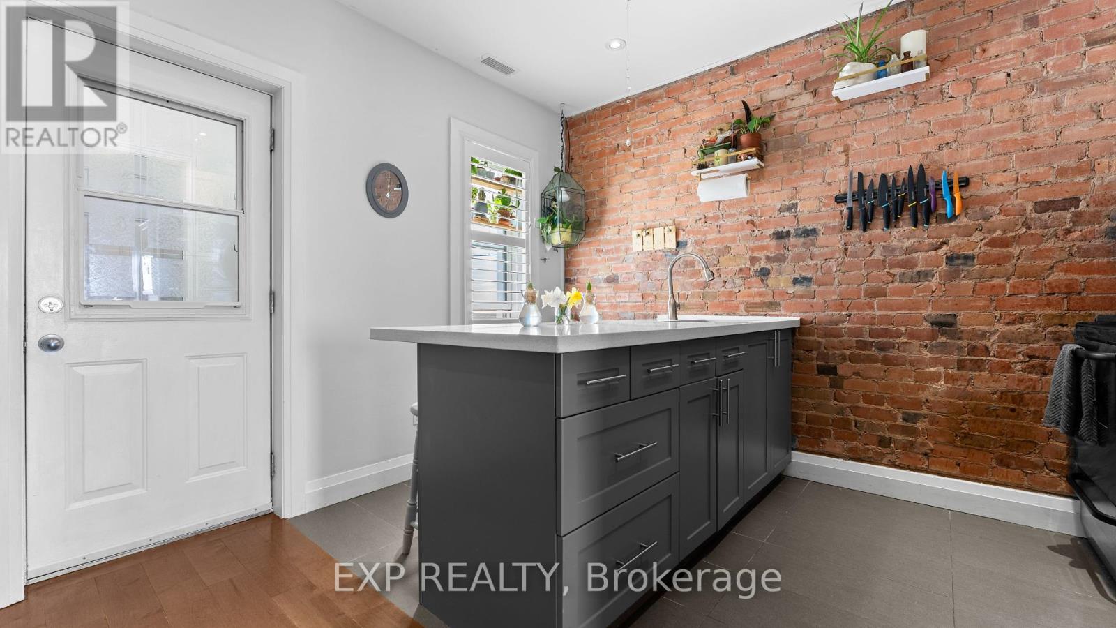 Property at 3224 STEELES AVENUE W image 2