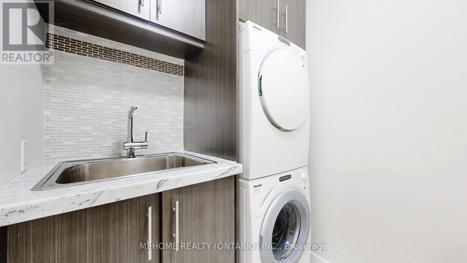 505 - 29 Queens Quay E, Toronto, Ontario  M5E 0A4 - Photo 27 - C12111142