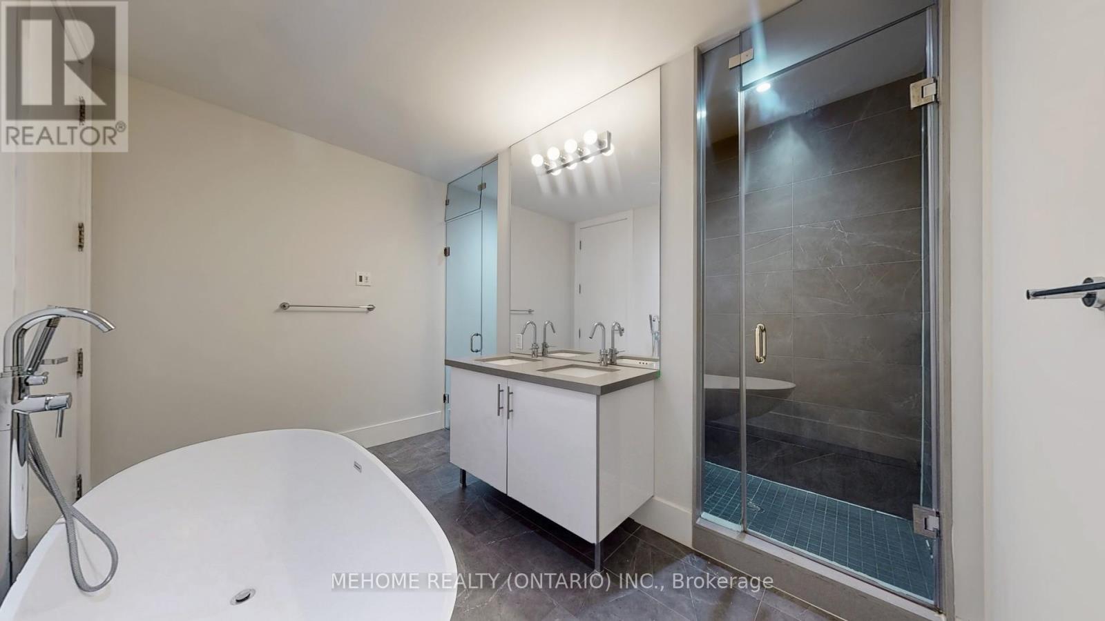 505 - 29 Queens Quay E, Toronto, Ontario  M5E 0A4 - Photo 18 - C12111142