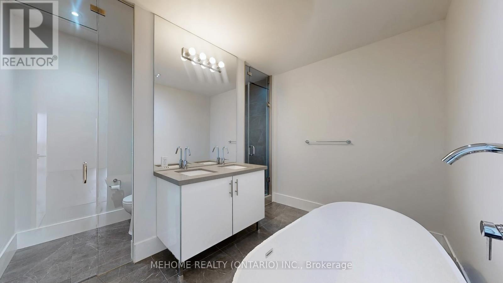 505 - 29 Queens Quay E, Toronto, Ontario  M5E 0A4 - Photo 17 - C12111142