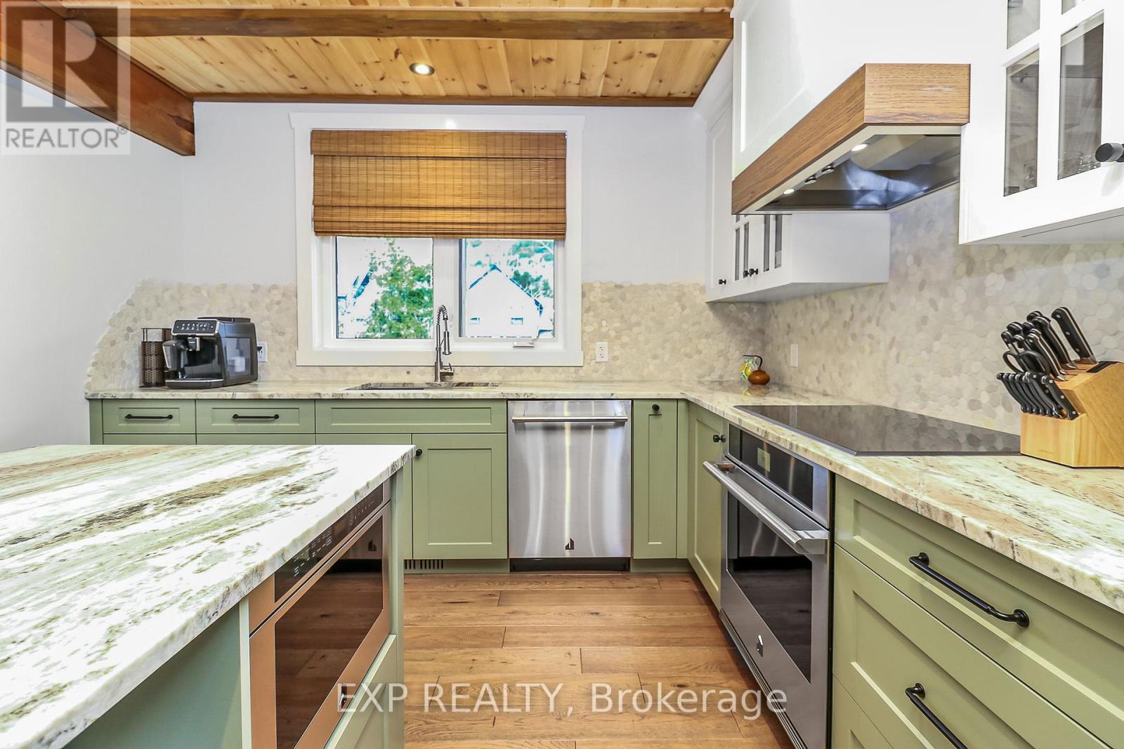 155 Delphi Lane, Blue Mountains, Ontario  N0H 2P0 - Photo 14 - X12126522