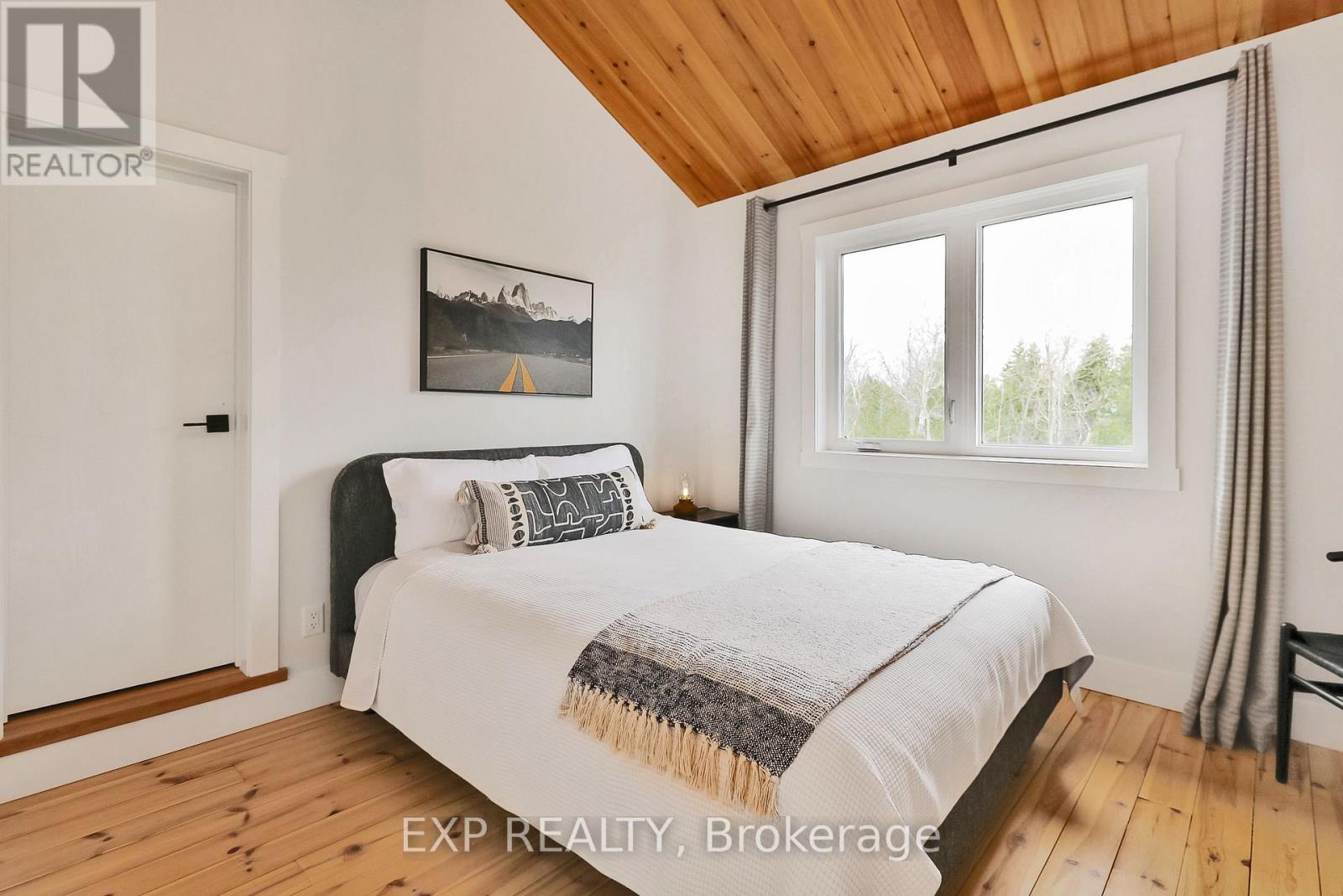 155 Delphi Lane, Blue Mountains, Ontario  N0H 2P0 - Photo 33 - X12126522