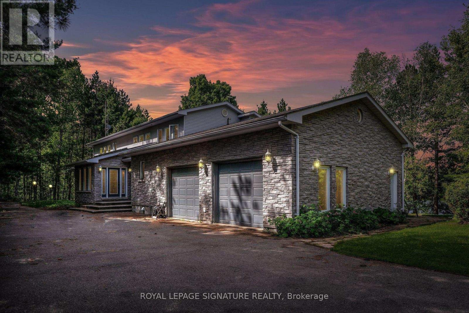 40249 Combermere Road, Madawaska Valley, Ontario  K0J 1B0 - Photo 1 - X12126573