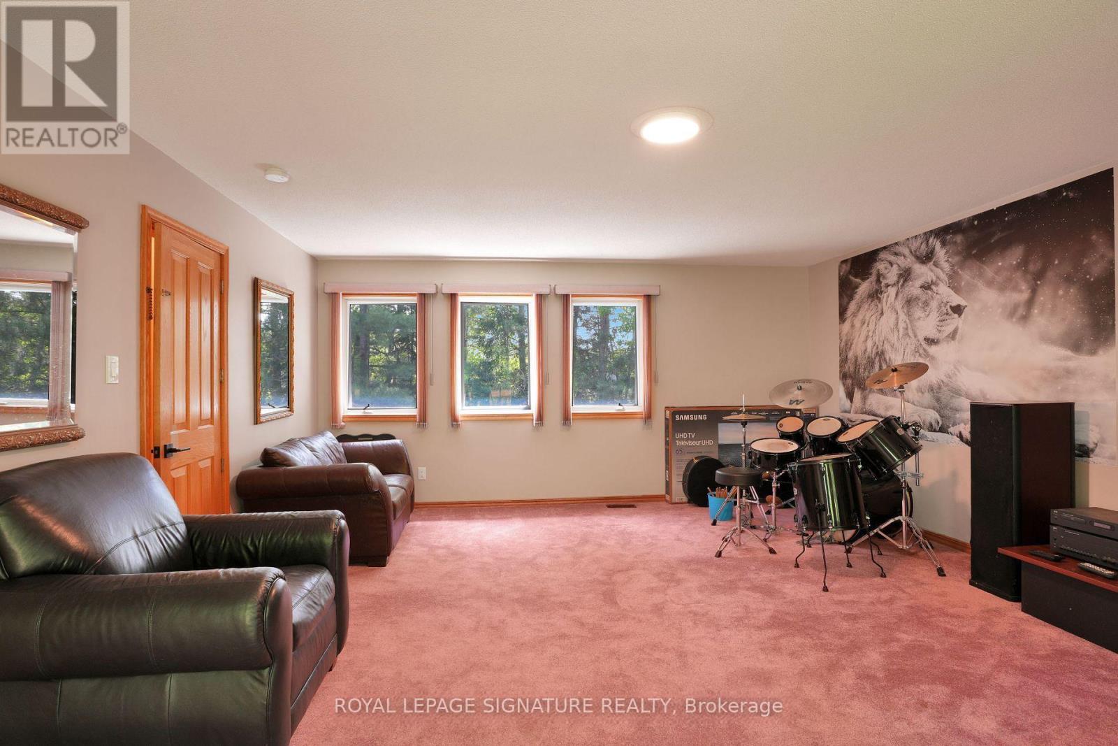 40249 Combermere Road, Madawaska Valley, Ontario  K0J 1B0 - Photo 18 - X12126573