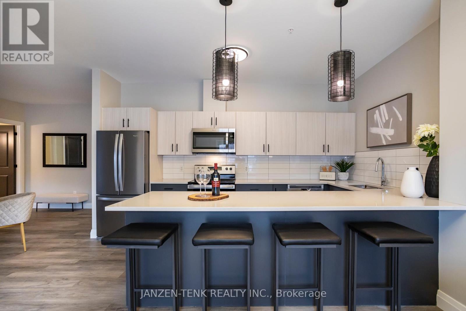 206 - 555 Teeple Terrace, London South, Ontario  N6K 0L6 - Photo 5 - X12123668