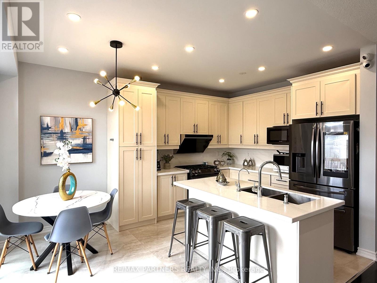 Property at 277 MAVRINAC BOULEVARD image 5