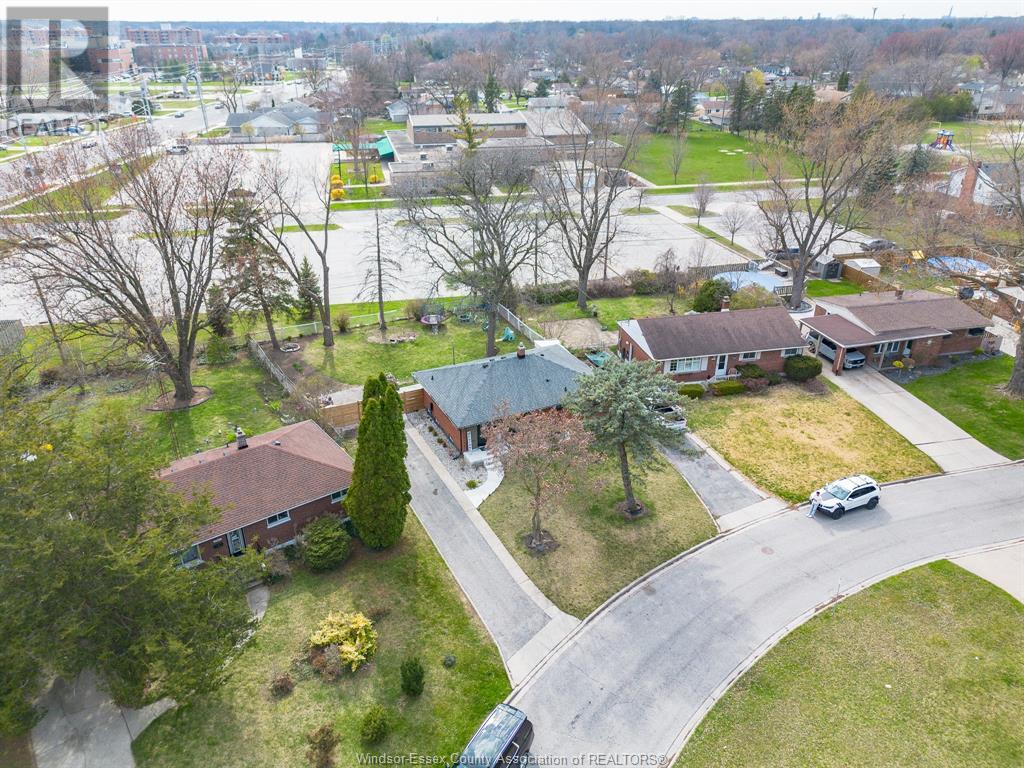 3745 Mckay Avenue, Windsor, Ontario  N9E 2S3 - Photo 11 - 25011247