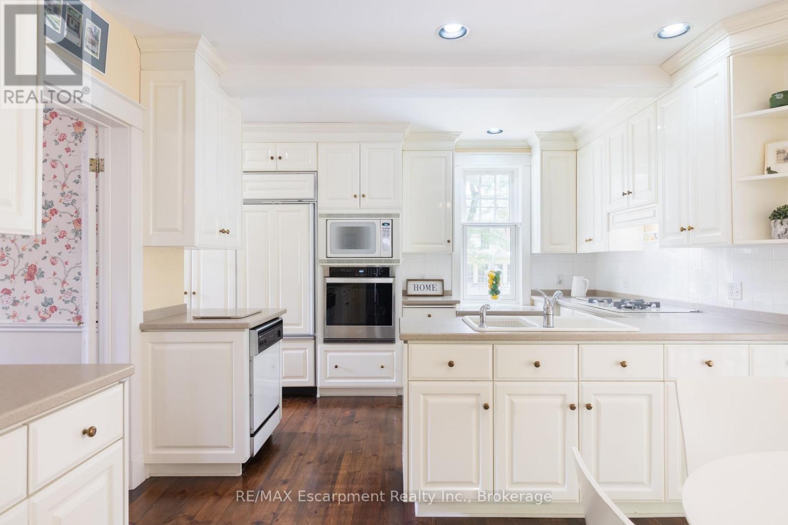 302 William Street, Oakville, Ontario  L6J 1E4 - Photo 7 - W9299115