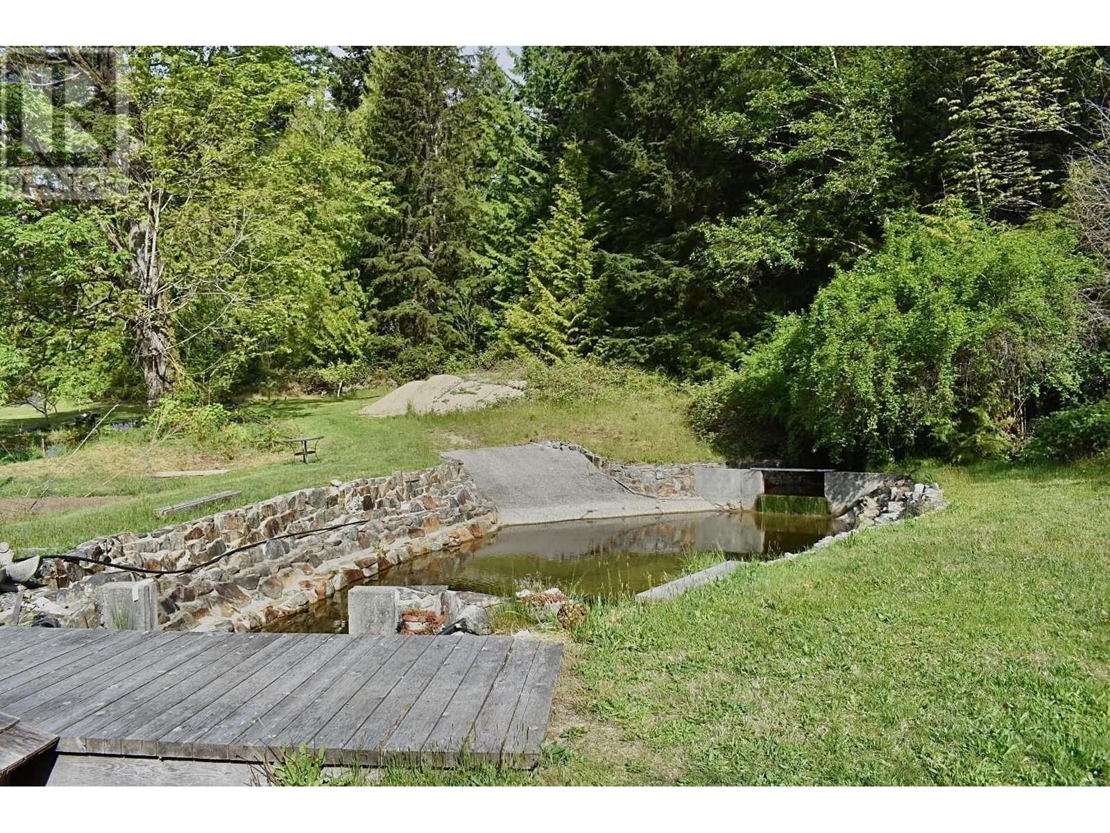 5768 Sutherland Road, Halfmoon Bay, British Columbia  V7Z 1G9 - Photo 6 - R2996119