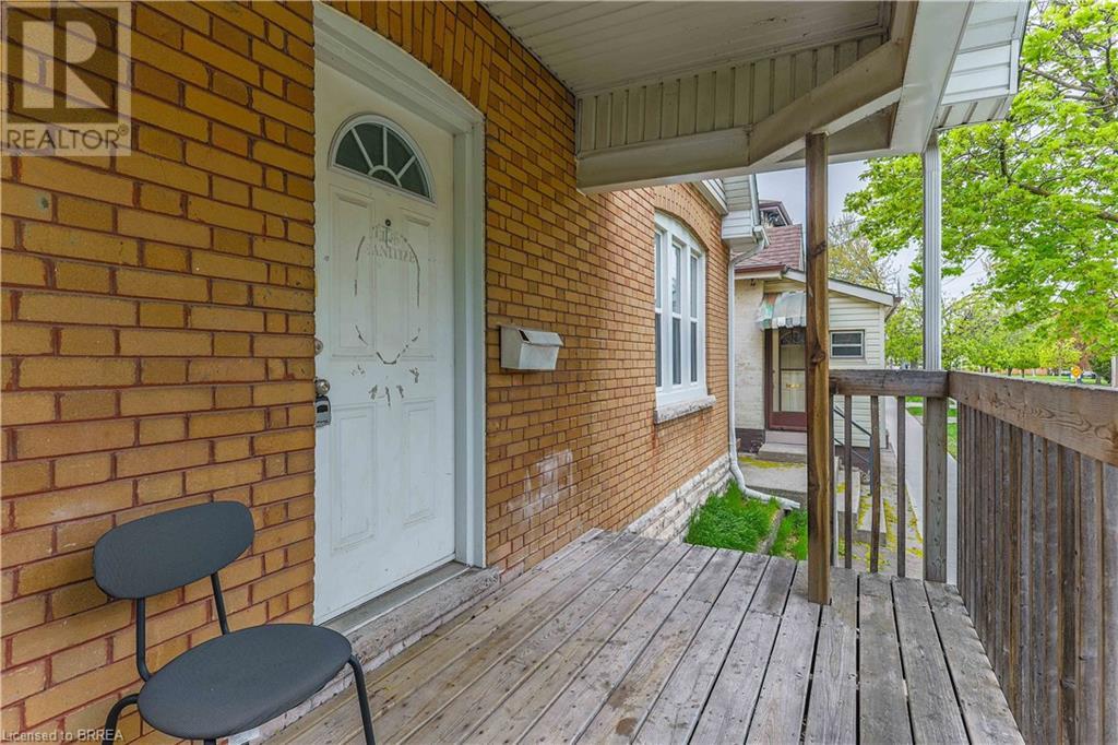 136 George Street, Brantford, Ontario  N3T 2Y8 - Photo 4 - 40724502
