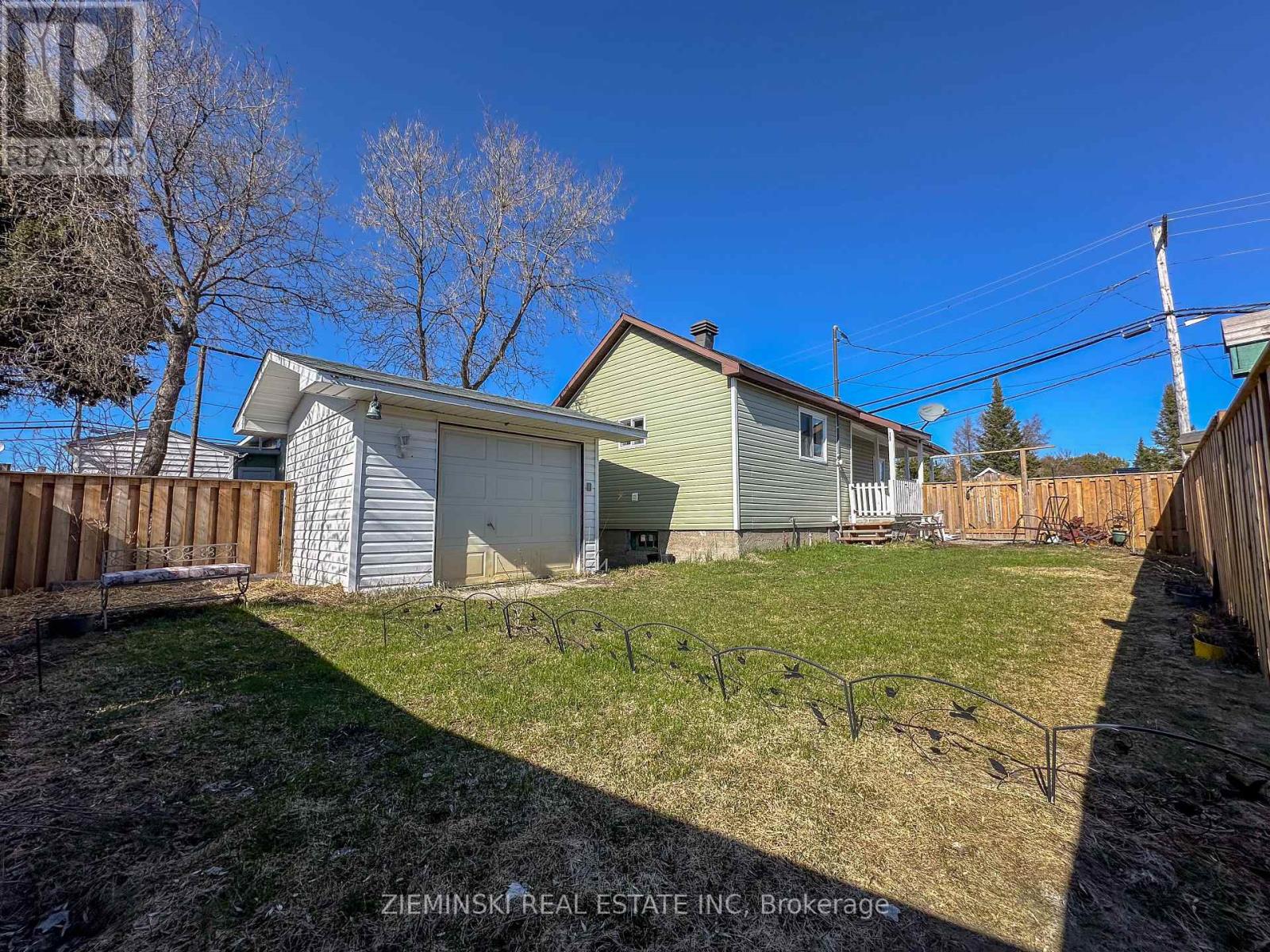 523 James Street, Iroquois Falls, Ontario  P0K 1G0 - Photo 2 - T12126673