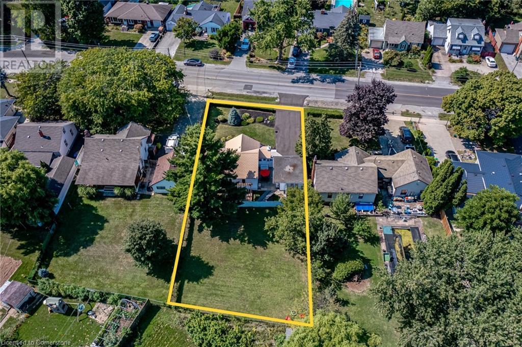 Property at 540 NIAGARA Street image 3