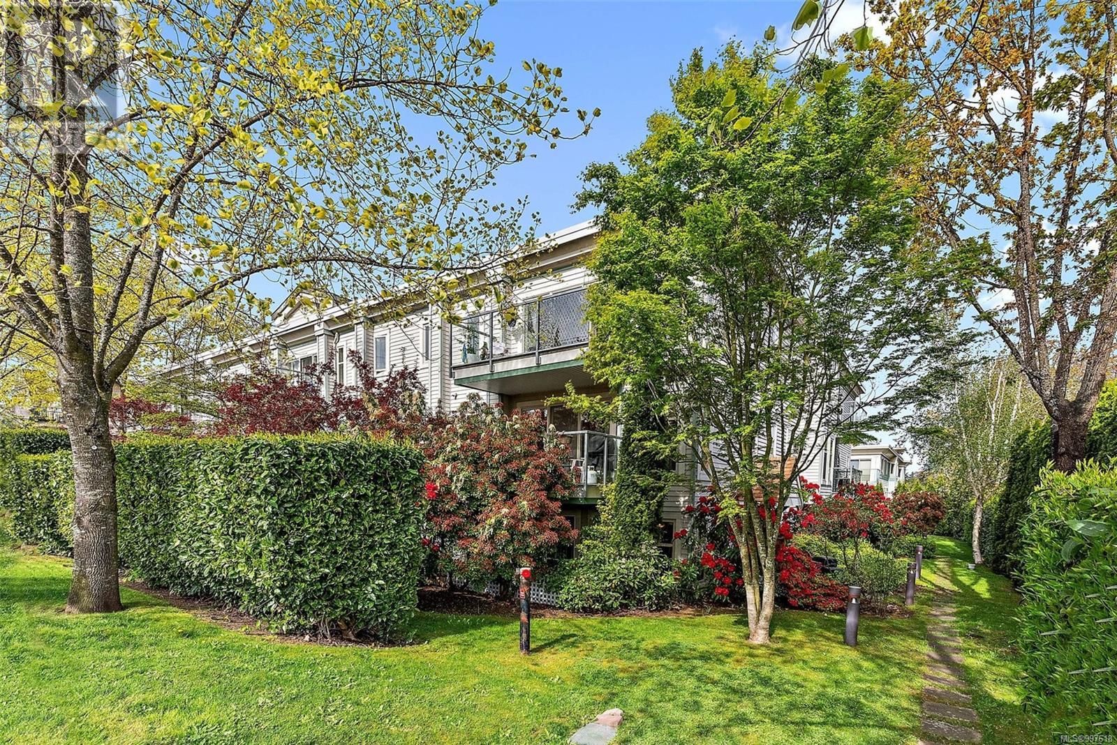Property at 206 3160 Albina St image 3