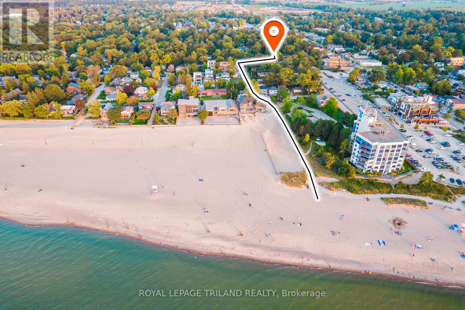 12 Woodward Avenue, Lambton Shores, Ontario  N0M 1T0 - Photo 2 - X12126671