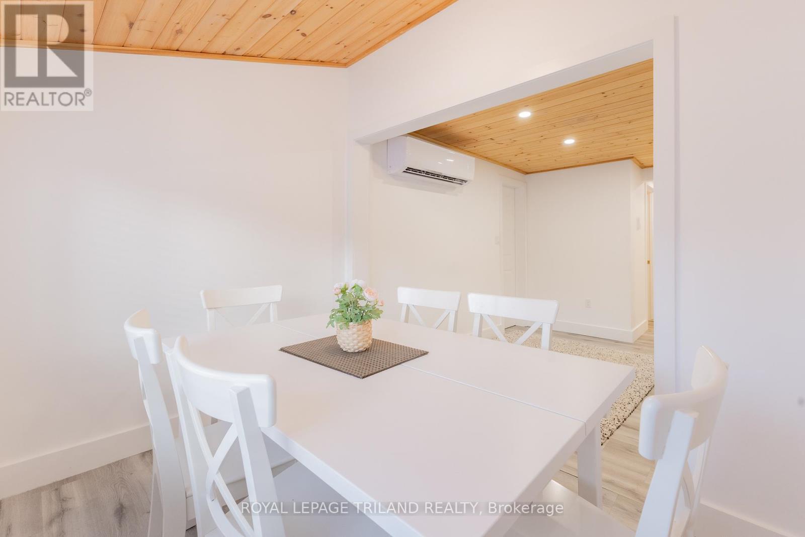 12 Woodward Avenue, Lambton Shores, Ontario  N0M 1T0 - Photo 24 - X12126671