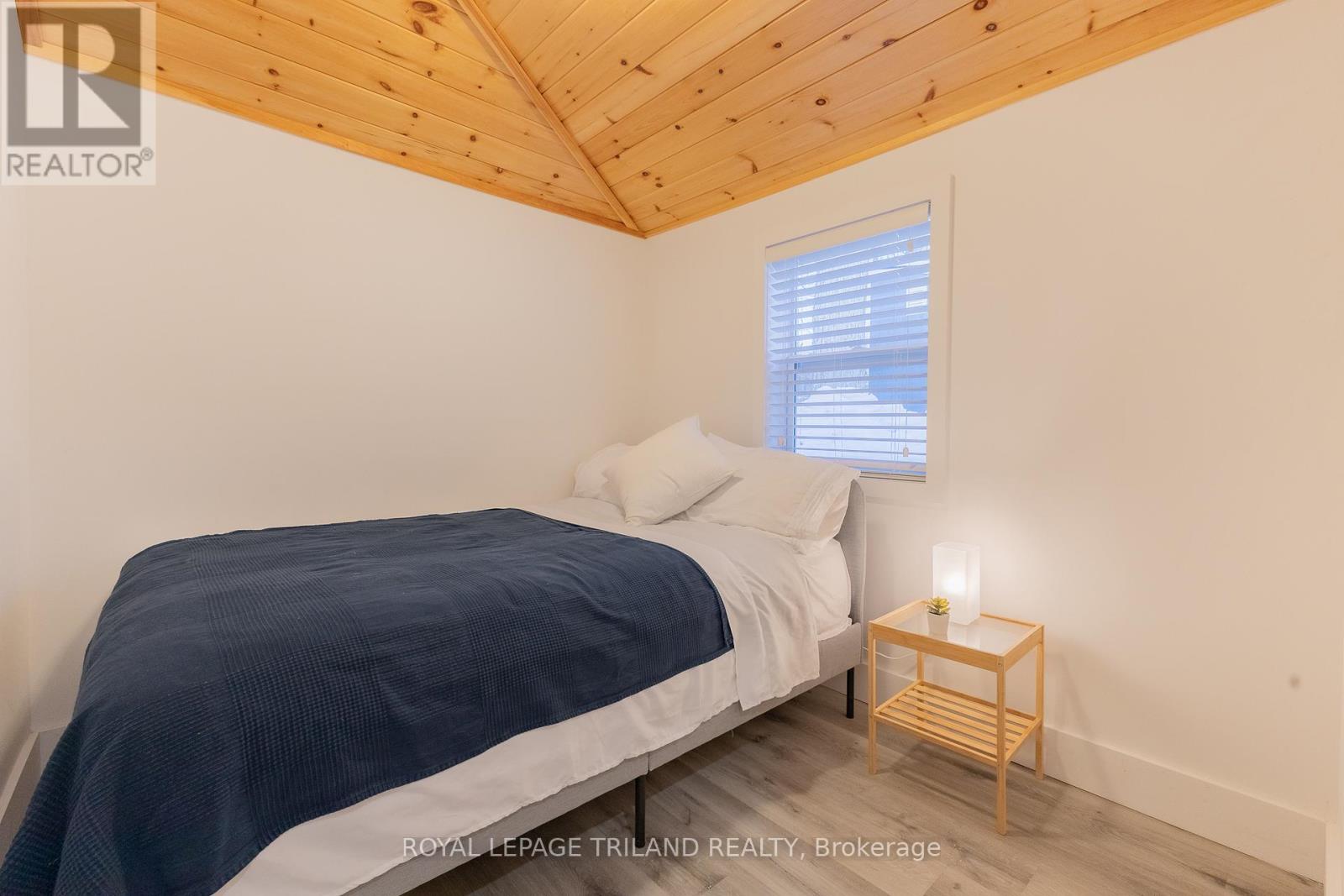 12 Woodward Avenue, Lambton Shores, Ontario  N0M 1T0 - Photo 29 - X12126671