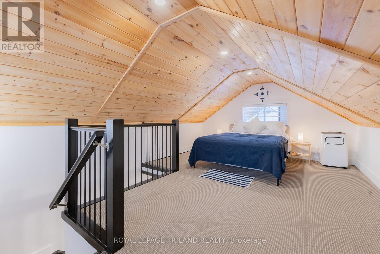 12 Woodward Avenue, Lambton Shores, Ontario  N0M 1T0 - Photo 32 - X12126671