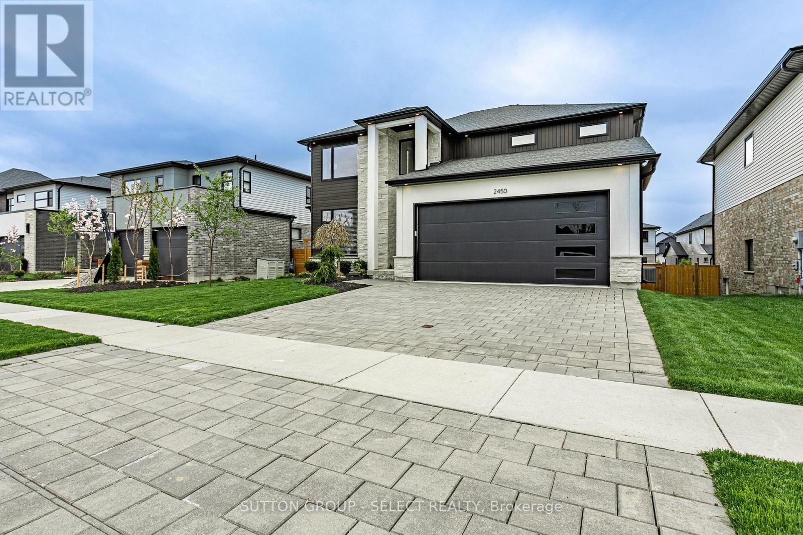 2450 Brayford Crescent, London South, Ontario  N6K 0H7 - Photo 3 - X12126710