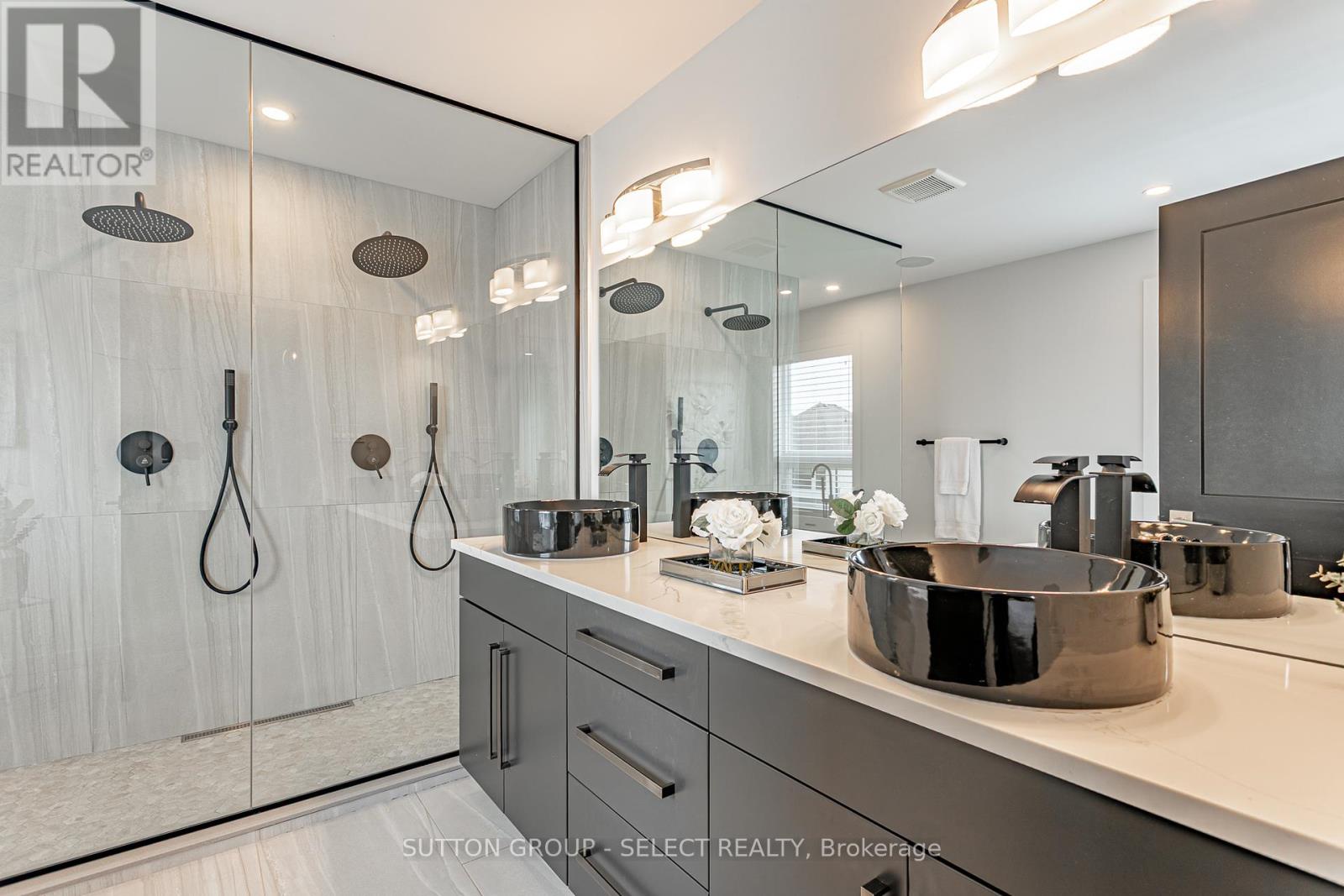2450 Brayford Crescent, London South, Ontario  N6K 0H7 - Photo 36 - X12126710