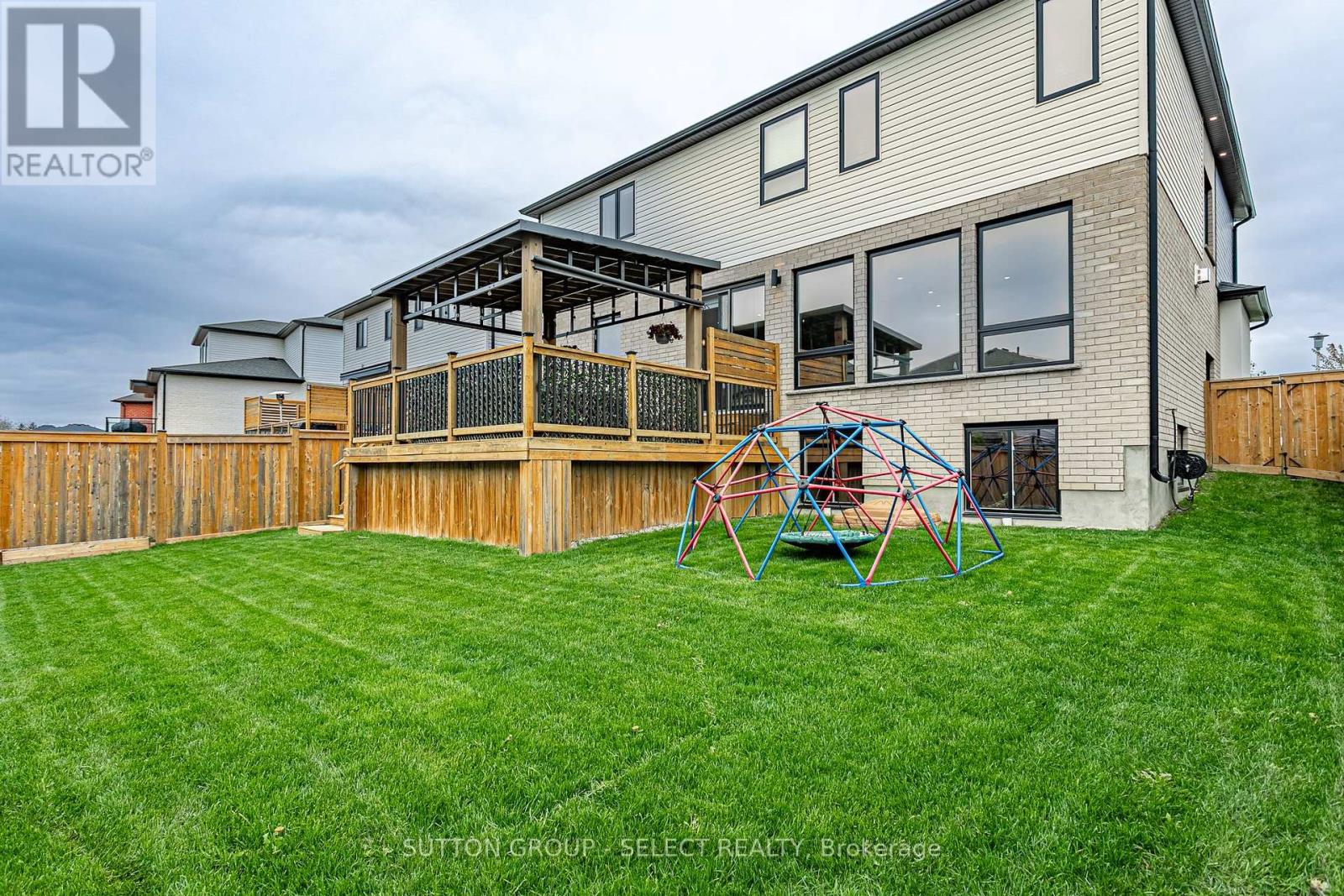 2450 Brayford Crescent, London South, Ontario  N6K 0H7 - Photo 39 - X12126710