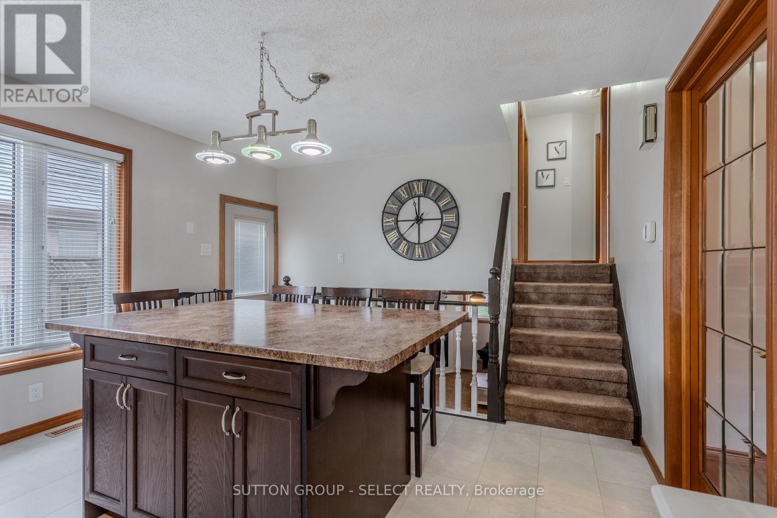 305 Bournemouth Drive, London East, Ontario  N5V 4C6 - Photo 13 - X12126786