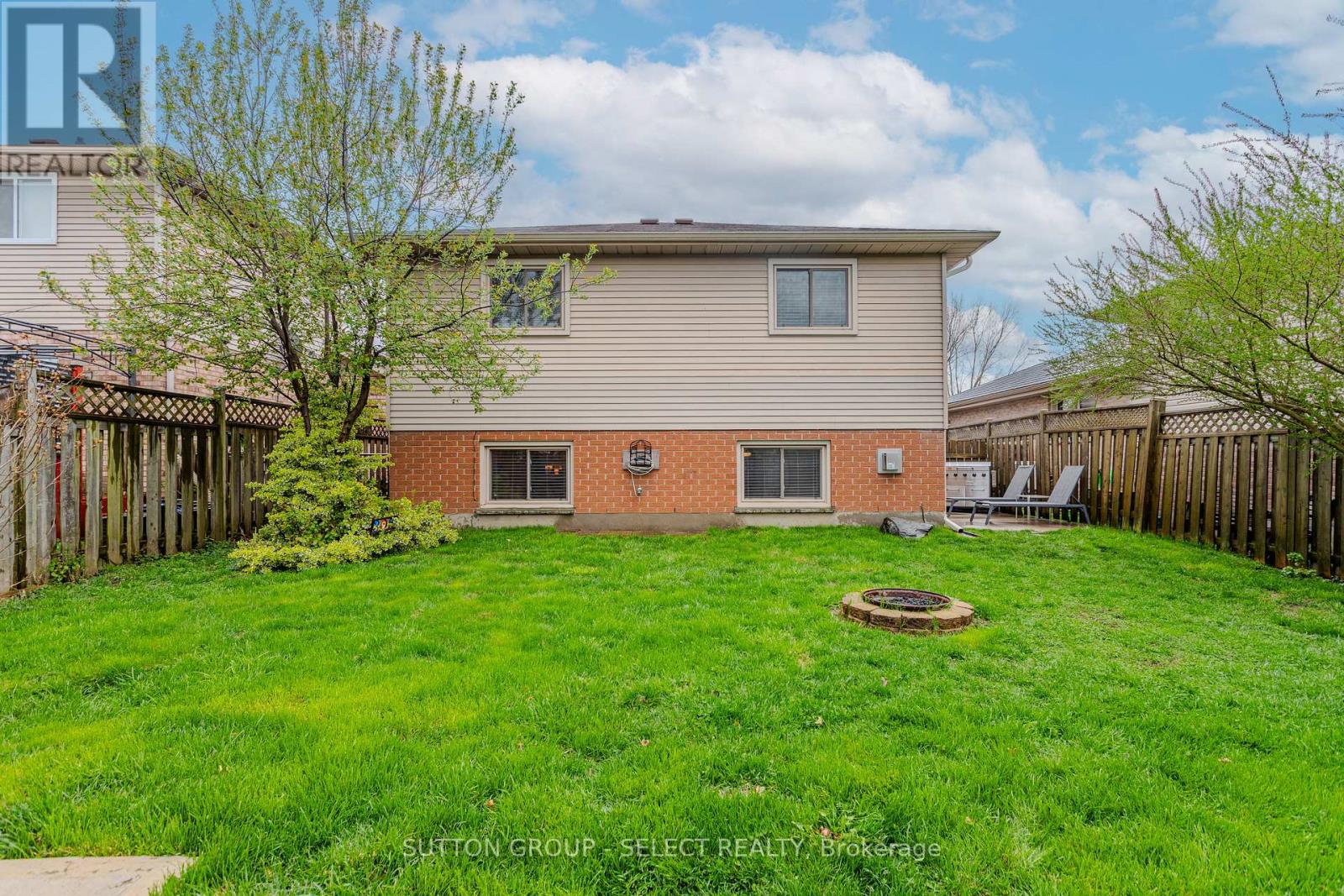 305 Bournemouth Drive, London East, Ontario  N5V 4C6 - Photo 32 - X12126786