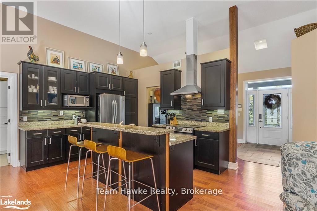 90 Windermere Circle, Tay, Ontario  L4R 0C3 - Photo 10 - S12126647