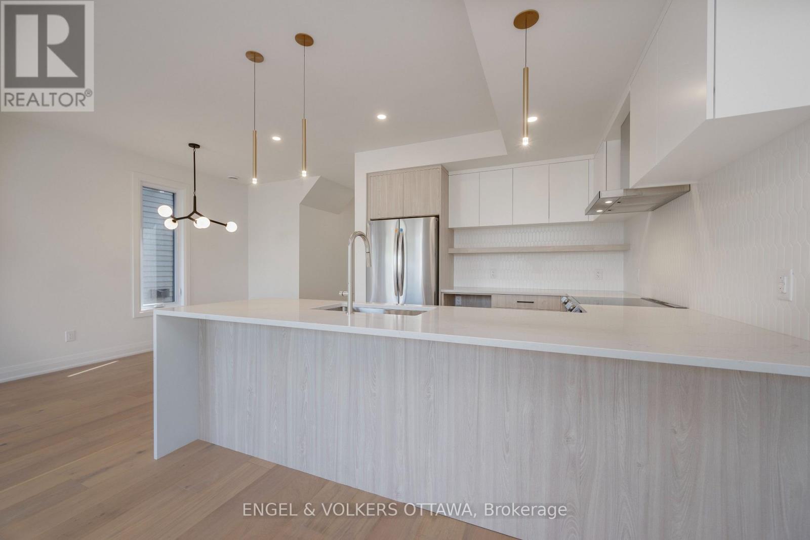 A - 75 Granton Avenue, Ottawa, Ontario  K2G 1W9 - Photo 13 - X12126684